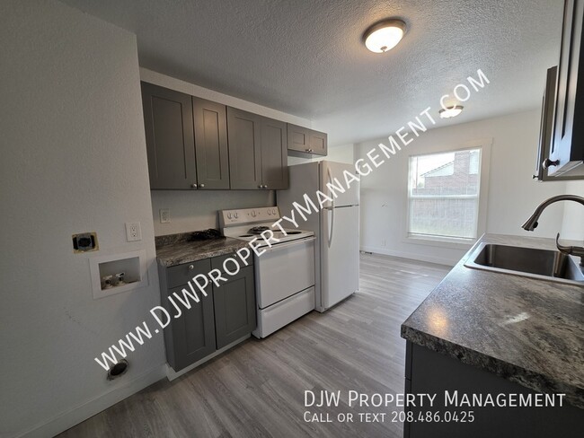 Photo - 2015 S Denver Ave