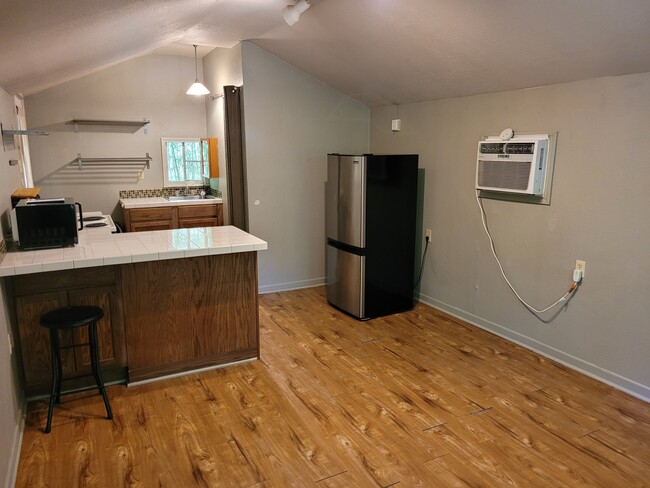 Photo - 608 N 30th St