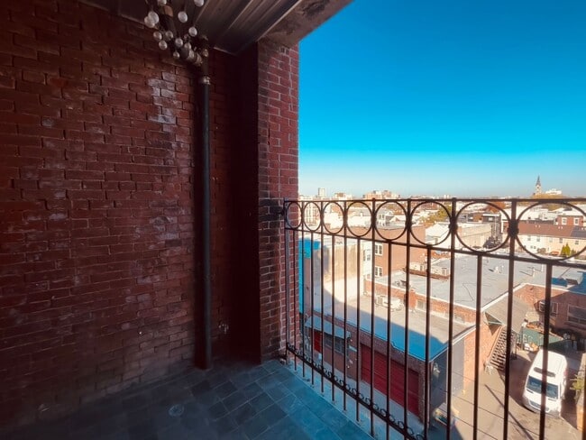 Photo - 430 Fairmount Ave