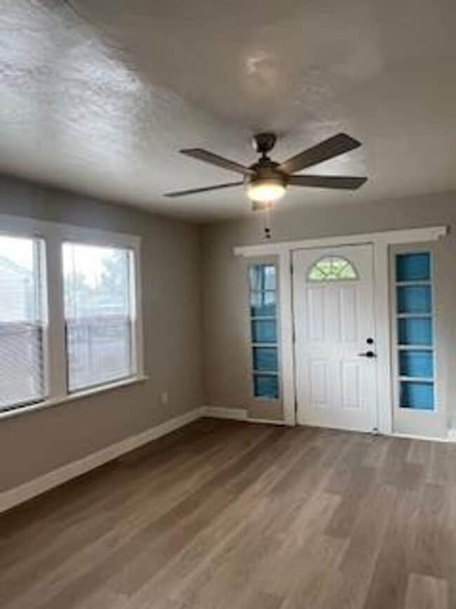 Photo - ADORABLE REMODELED 2 BEDROOM DUPLEX!