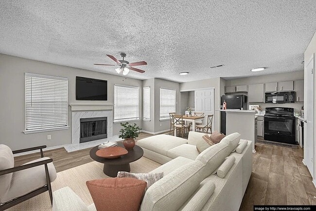 Photo - 2108 Calais Way Unidad 175