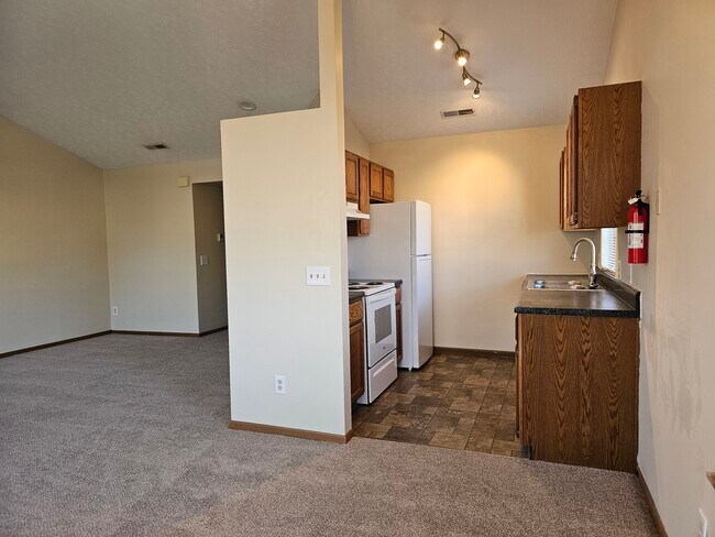 Photo - 3548 Harris Ave NW