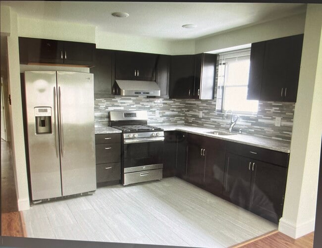Building Photo - 729 Linden Ave Unit 729 Linden #2fl Rental