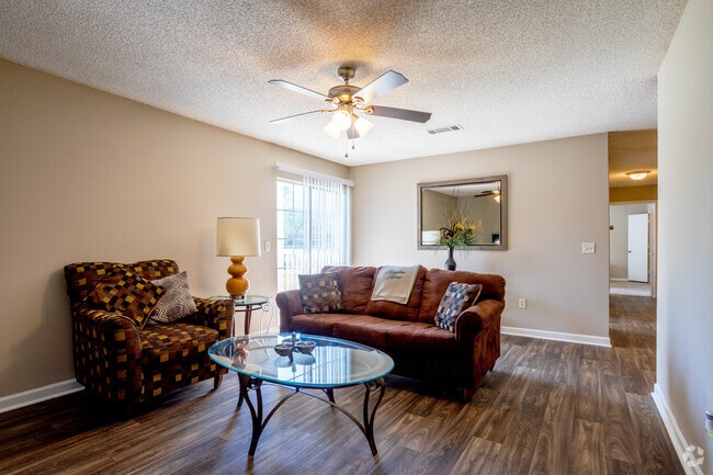 2BR,2BA 1098 SqFt - Hampton House
