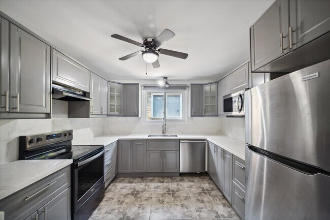 Photo - 10 Leggett Cres