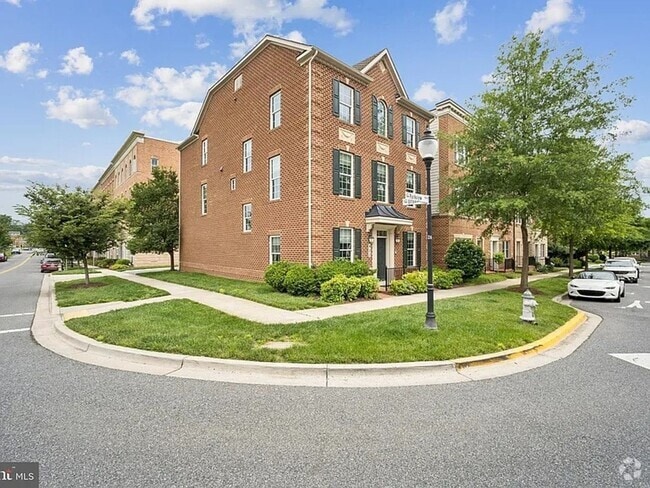Building Photo - Spacious 4BR House in Gaithersburg