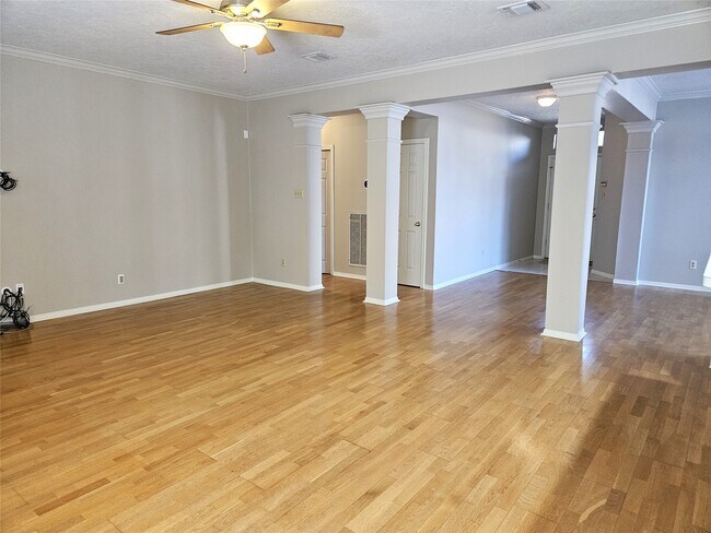 Photo - 14310 Windsor Oaks Ln