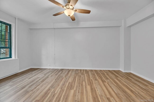 Photo - 7 Metropolitan Oval Unit ME