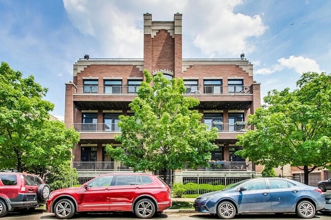 Photo - 453 N May St Unit GN