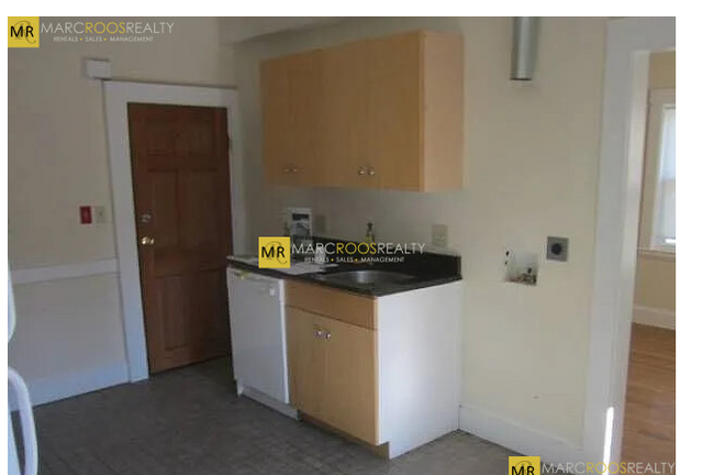 Building Photo - 25 Shepard St Unit 1 Rental