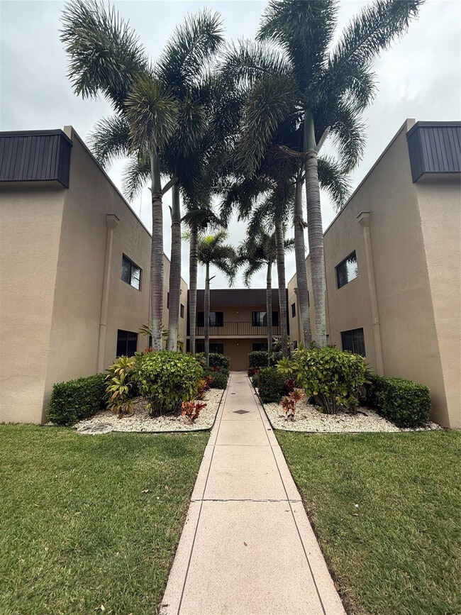 Photo - 15126 Ashland St Unidad 253