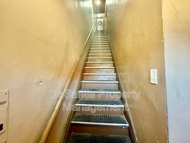 810 Amity St Unit 2