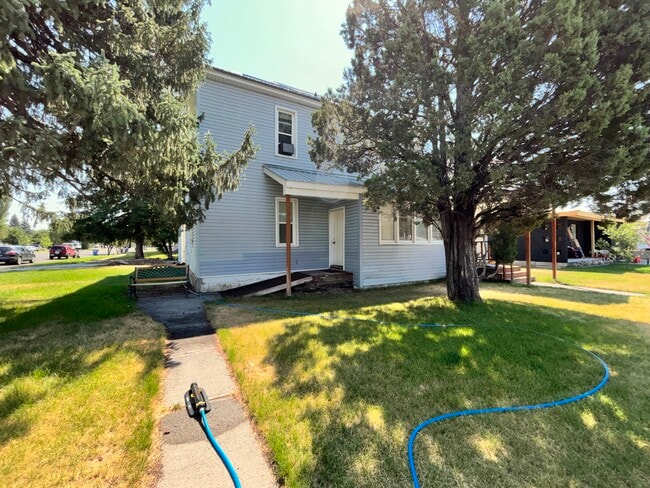 Building Photo - 308 E 3rd N