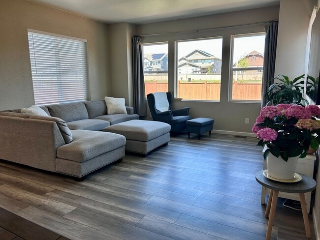 Photo - 551 W 175th Pl