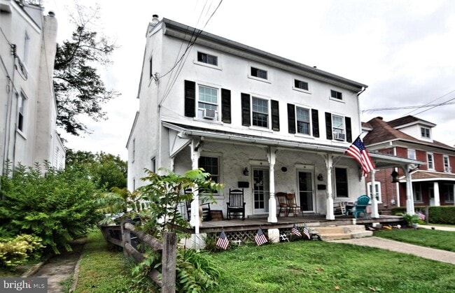 Building Photo - 19 E Germantown Pike Rental
