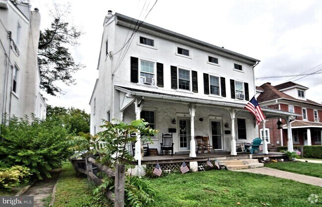 Building Photo - 19 E Germantown Pike Rental