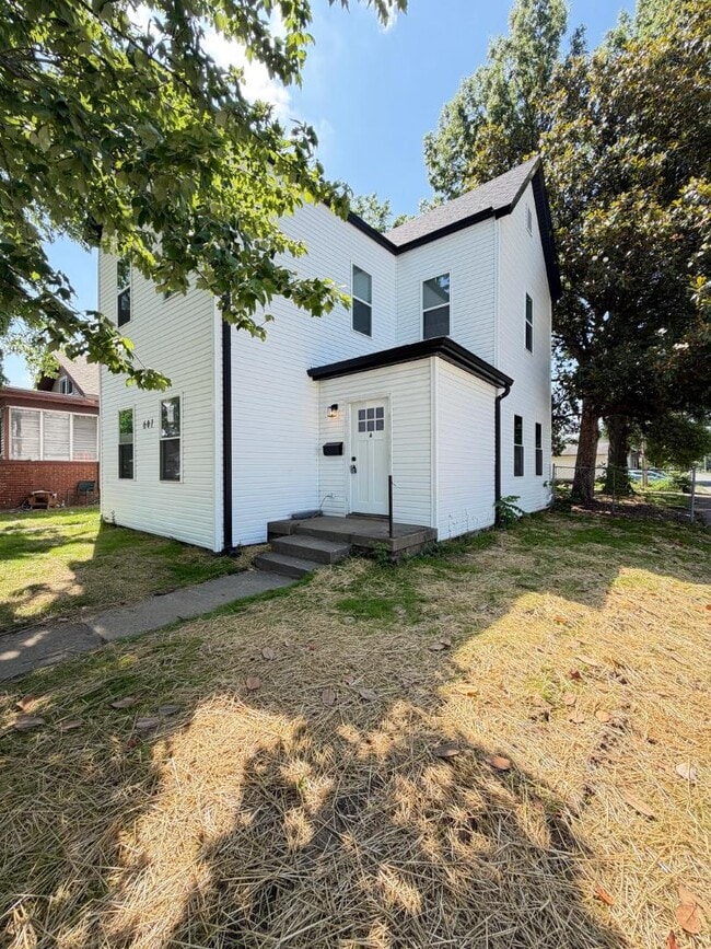 Photo - 601 E Gum St