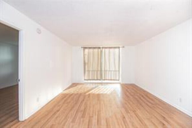 Photo - 1800 N Andrews Ave Unit 3i
