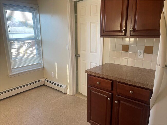 Photo - 585 Main St Unit 2A