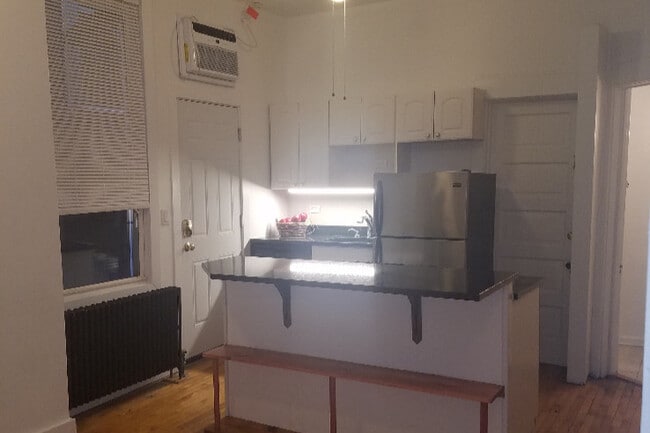 Building Photo - 3736 N Ashland Ave Unit 1F