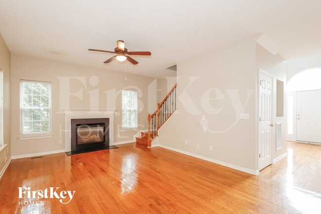 Photo - 529 McMillan Dr