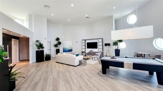 Photo - 6000 Collins Ave Unit 305