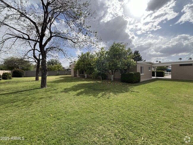 Building Photo - 4635 N 11th Pl Rental