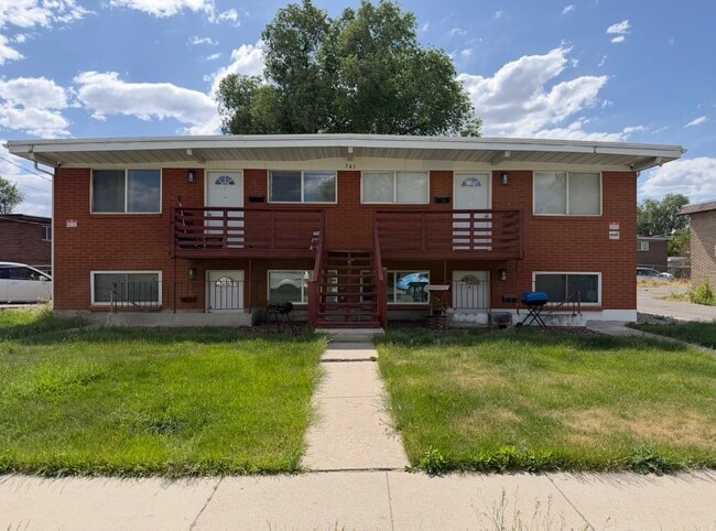 Building Photo - 741 N Riverside Dr Unit North Salt Lake Apartment