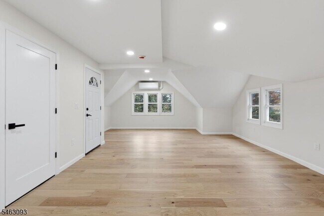 82 Grove St Unit 3