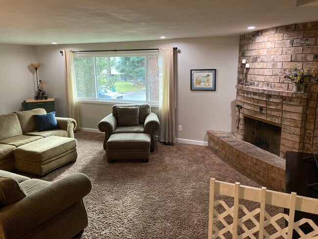 Photo - 9619 E 9th Ave