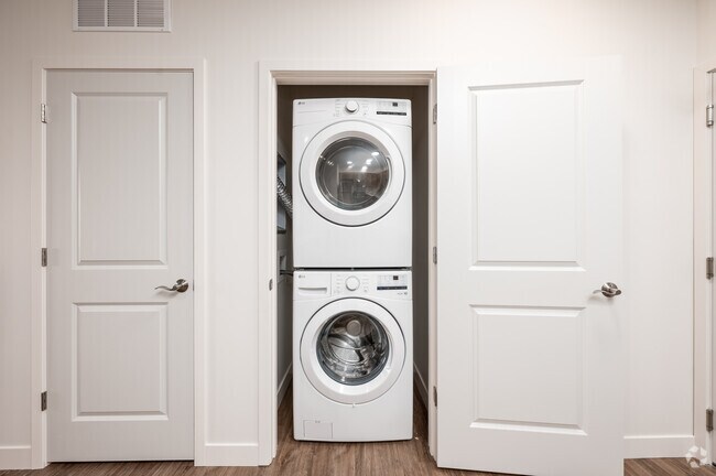 2BR, 2BA - 730SF - Laundry - Escher Apartments