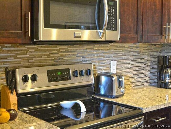 Photo - 2240 N Cypress Bend Dr Unit 202