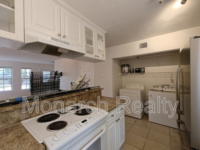 Photo - 620 SW 10th Ln