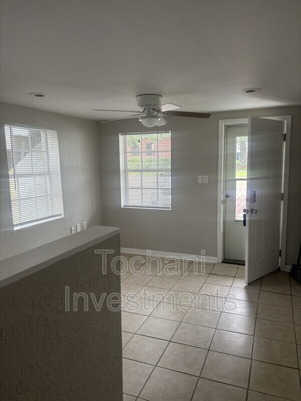 Photo - 1002 Avenue E Unit 1