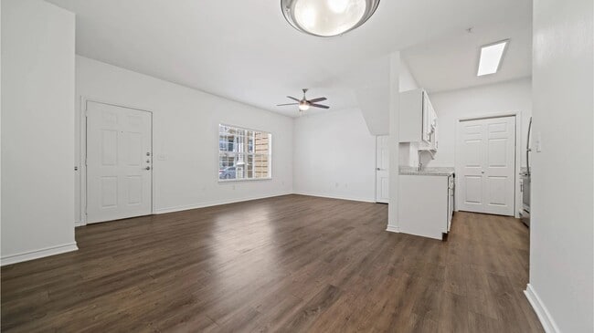 Photo - 705 Village Way