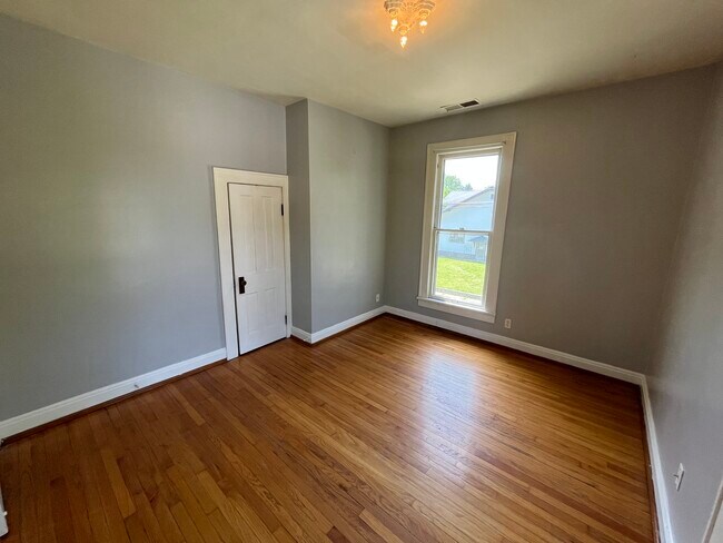 Photo - 428 Delaware St