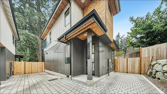 Building Photo - Unit