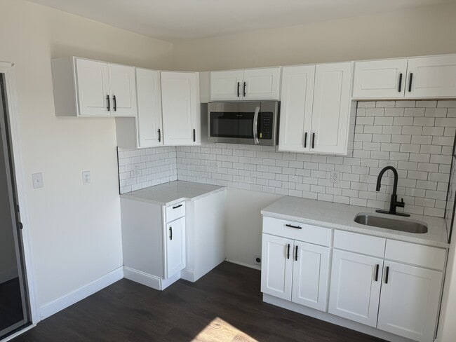 Building Photo - 106 N 9th St Rental