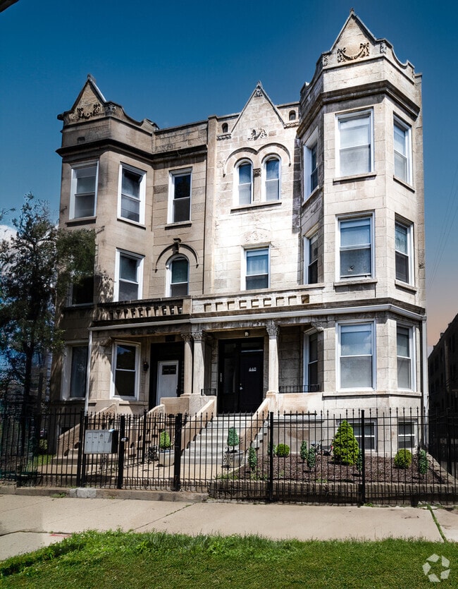 Building Photo - 440 E 49th St Rental