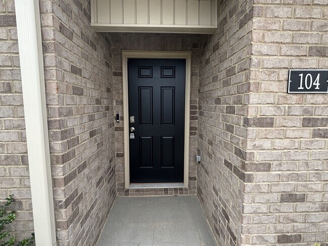 Photo - 104 Settlement Dr