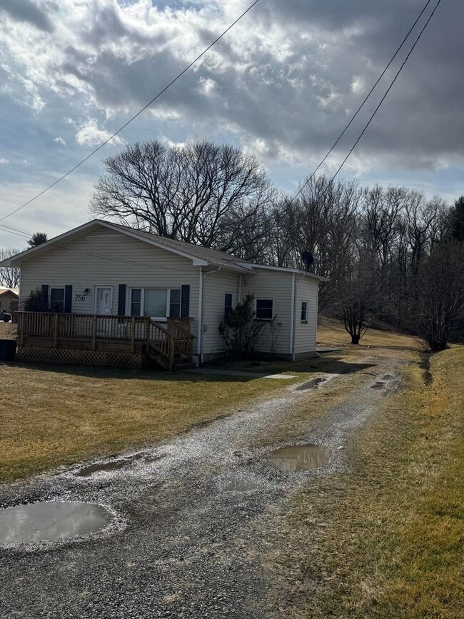 Photo - Charming 3 Bedroom 1.5 Bath Home