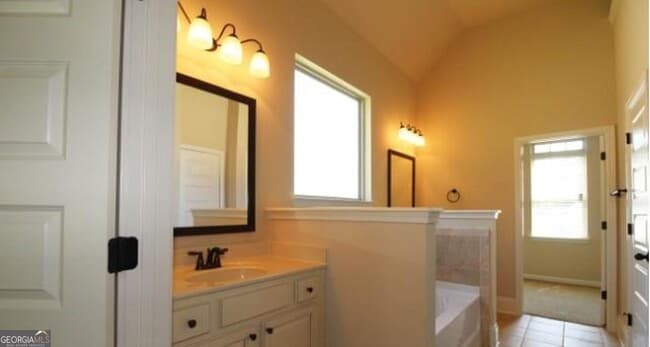 Photo - 121 Beaumont Way