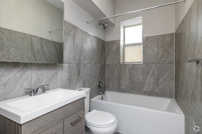 1BR, 1BA - 550SF - Bathroom