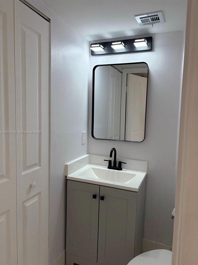 Photo - 2351 Douglas Rd Unit 1005