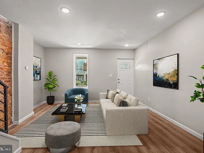 Photo - 5535 Locust St