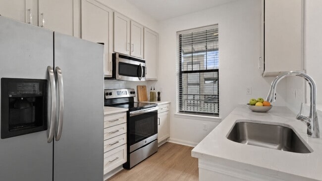 Cocinas renovadas con encimeras de cuarzo. - Dwell at McEwen
