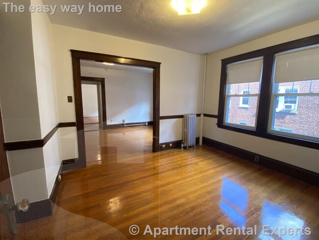 Building Photo - 157 Summer St Unit #10F Rental