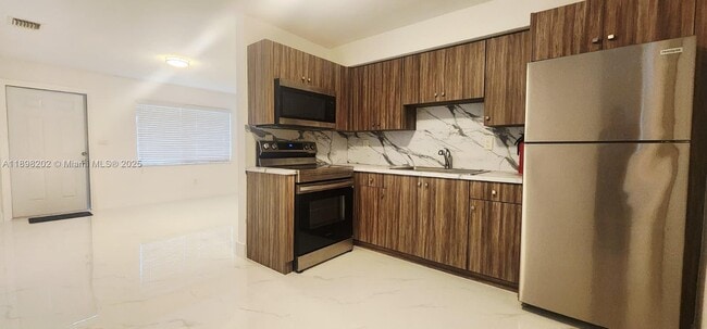 Photo - 2240 NW 18th St Unit 2