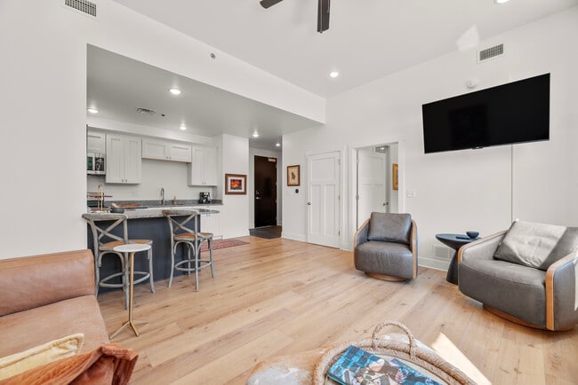 The Grad Luxury Apartments