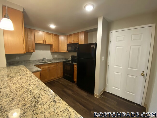 Building Photo - 757 Highland Ave Rental